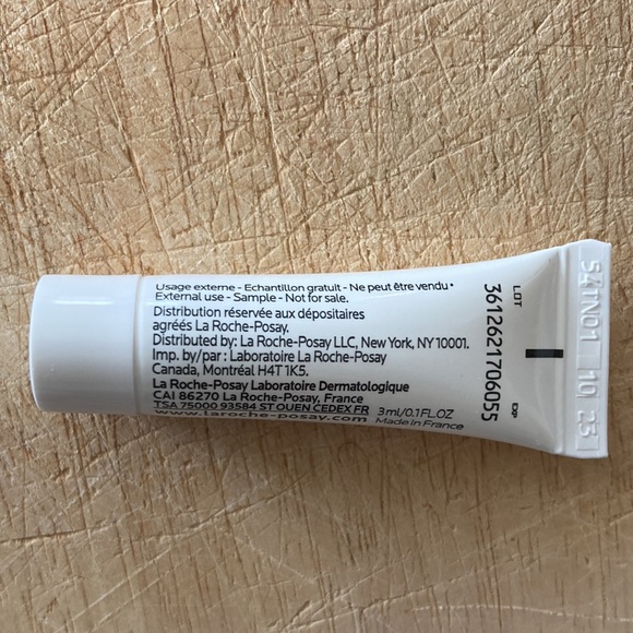 La Roche-Posay | Hyalu B5 | Pure Hyaluronic Acid Hydrating Face Serum | Mini - Picture 2 of 5